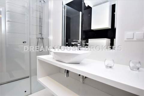 Luksusowy Apartament na Nowoczesnym Pobitnie