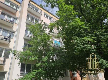 Studentom piętro 3/4 z balkonem do zamieszkania