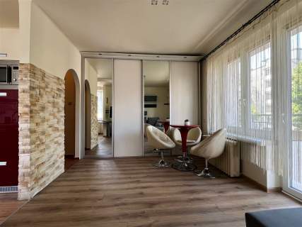 1 piętro, balkon, do zamieszkania - blisko centrum