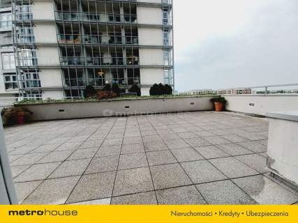 Przestronny apartament 3 min od metra Dw. Gdański
