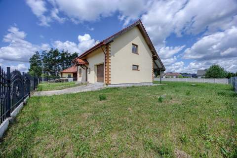 Dom wolnostojący piętrowy 147 m2 - Nekla