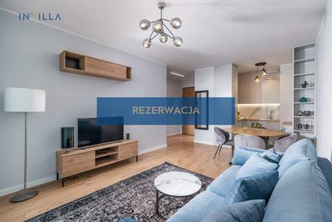 Mieszkanie z miejscem w hali i komórką lokatorską