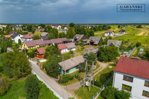 Drewniany dom w Borzęcinie