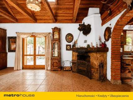 Nieruchomość komercyjna na sprzedaż, 307,04 m2, Lipa