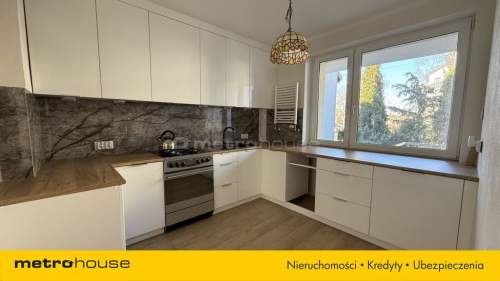 Dom z ogrodem 205 m2 , blisko centrum Żyrardowa
