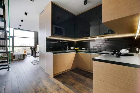 Qbik, Apartament 2-piętrowy z antresolą i widokiem