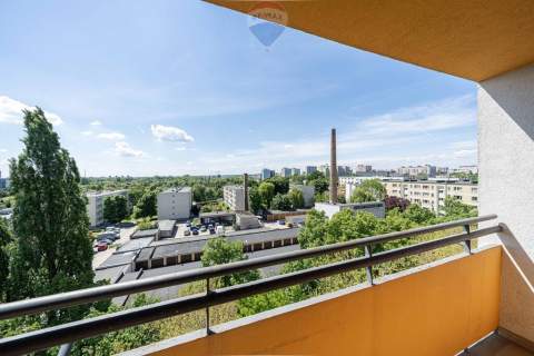 Trzy pokoje winda balkon Łazarz
