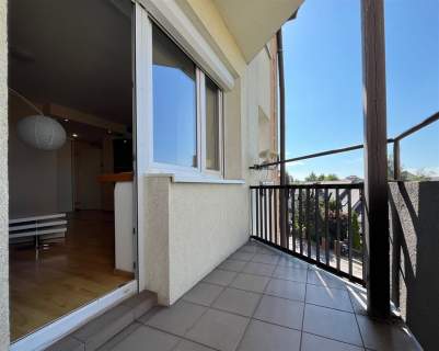 Duży balkon, ładny widok, dużo światła, fajne