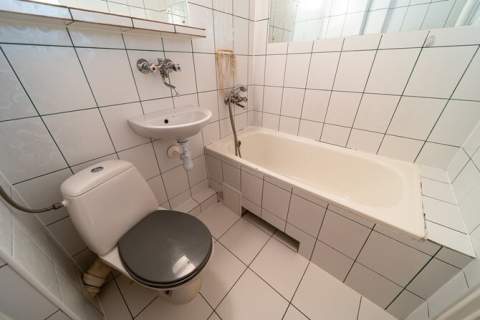 Urzędnicza 10, Bałuty, 2 pokoje z balkonem