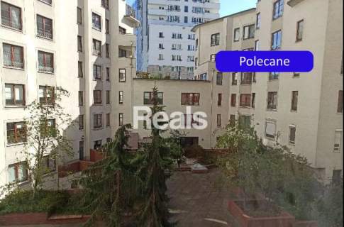 Przy stacji metra Rondo Daszyńskiego