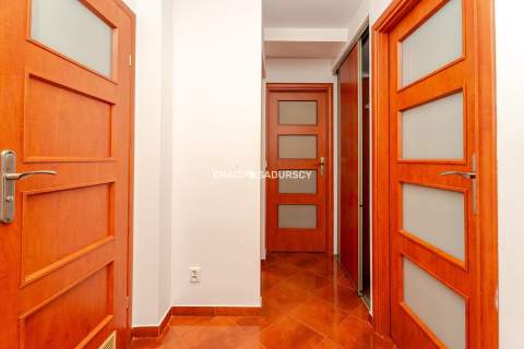 Kraków Skarbińskiego dwa oddzielne pokoje 44m2
