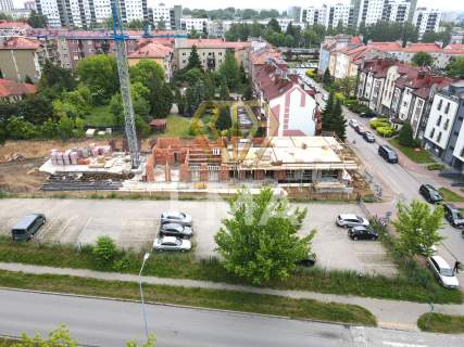 Atrakcyjne wysokie mieszkanie-Parkitka
