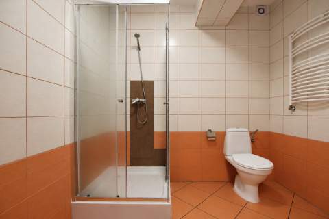 Działający hostel, kwatery pracownicze k. Jasionki