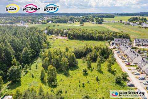 Piękna działka pod lasem 2257 m2 z wydaną WZKą .