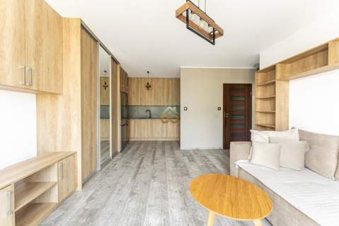 przestronny salon/nowe budownictwo/miejsce w hali
