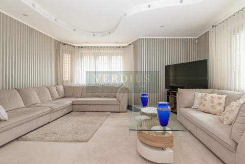 Dom z pięknym ogrodem 270m2, działka 2166m2