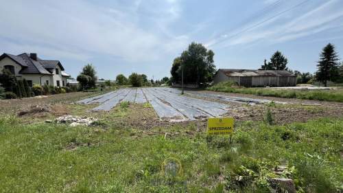 Działka budowlana. 12ar. Nasutów.