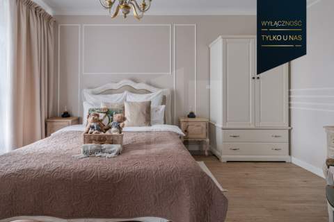 Stylowy apartament z halą garażową i tarasem