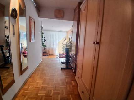 Skrajny dom w zabudowie szeregowej komfort i pry