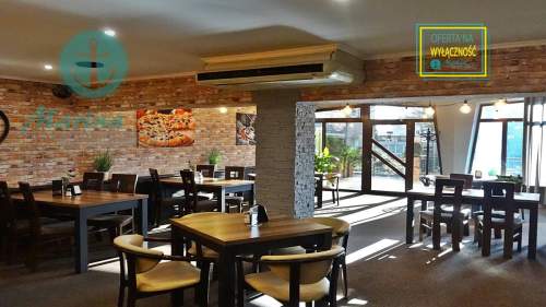 Wyposażona restauracja nad morzem