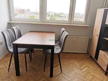 Dwa pokoje z oddzielną kuchnią, garderoba