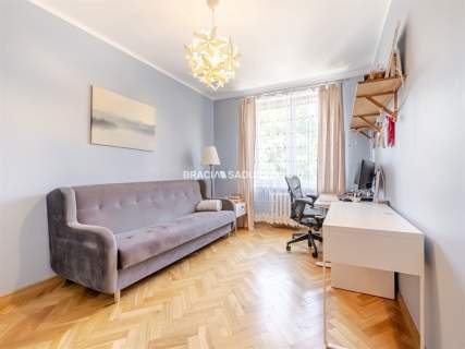 2 pok/ os. kuchnia/ balkon/ ul. Królewska.