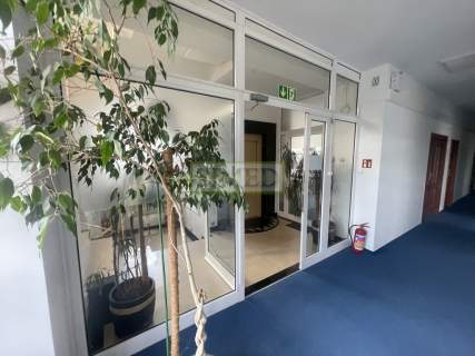 Wysoki standard,recepcja,dostęp24h,parking,ochrona