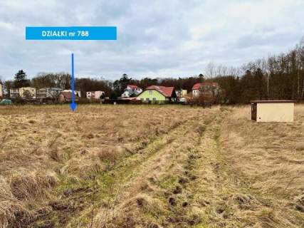 Ustronie Morskie teren inwestycyjny oddalona 900 m od morza.