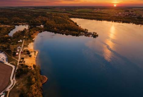Dzierżawa działek rekreacyjnych domki nad jeziorem