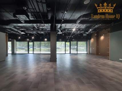 Do wynajęcia lokal usługowy 222m2 na bliskiej Woli na parterze...