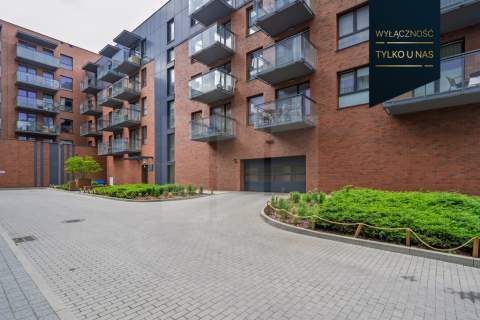 Stylowy apartament z halą garażową i tarasem