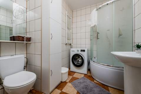 Nowoczesna kawalerka blisko uczelni, Kręta 2