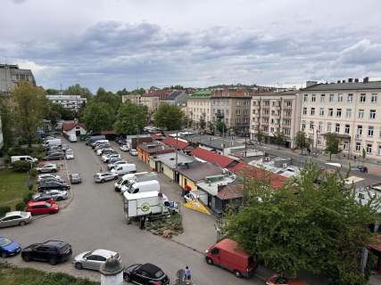 Mały lokal biurowy na wynajem - media w cenie