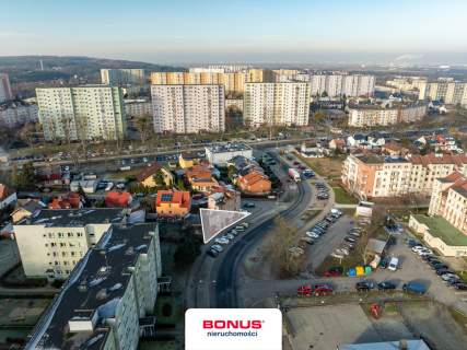 Budynek mieszkalno-usługowy 5 mieszkań 2 lokale