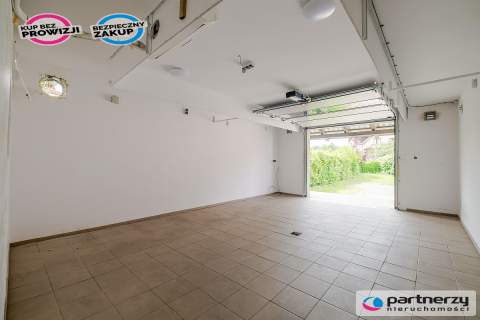 Pow. mieszkalna 350m2 Pow. produkcyjna 250m2