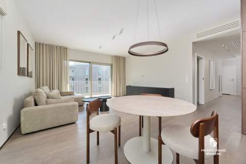 Trzypokojowy apartament z dużym tarasem przy parku