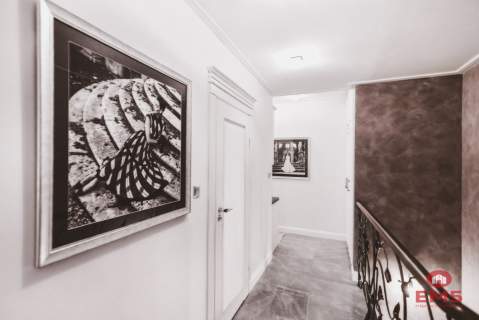 Dwupoziomowy Apartament z Panoramą na Jezioro