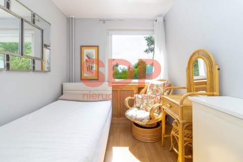 49 m2 2 pokoje z osobną kuchnią Balkon loggia z widokiem na z