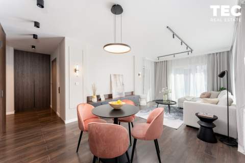 Przestronny salon I Garderoba I miejsce postojowe