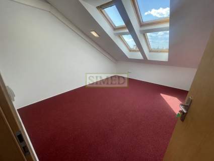 Skosy,recepcja,parking,dostęp24h,winda,b.d.dojazd