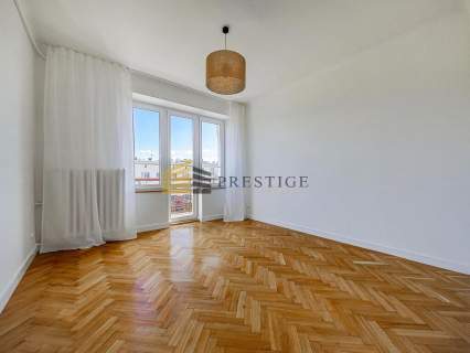 Elegancki 4 pokojowy apartament w kamienicy