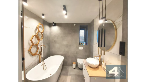 Dwupoziomowy apartament z dużym ogrodem