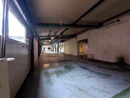 Hala z biurami centrum Krakowa możliwy podział