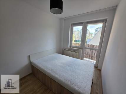 3 niezależne pokoje z oddzielną kuchnią i balkonem Super lo