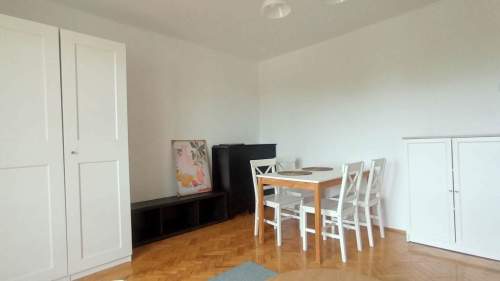 Duża kawalerka z balkonem, ul. Różana 27, Czuby