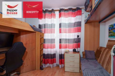 Dom podzielony na trzy niezależne mieszkania