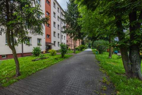 2 pokoje z możliwością przerobienia na 3 z balkonem