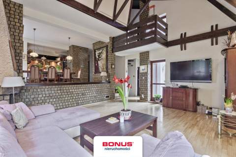 Dom na sprzedaż Łomianki 322m2