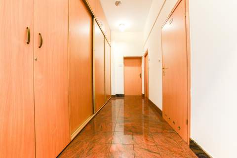NAJEM POWIERZCHNI BIUROWO MAGAZYNOWEJ