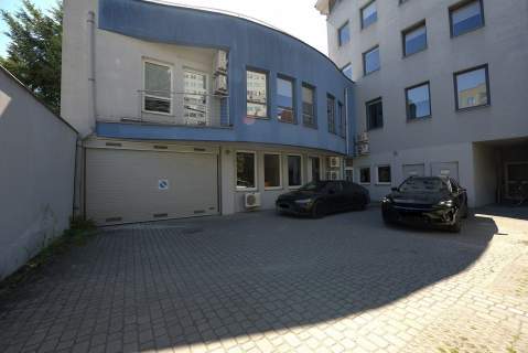 Lokal w ścisłym centrum, z parkingiem, 107 m2
